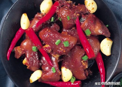 愛吃香辣豬蹄的不要錯(cuò)過,簡單美味,肥而不膩,解饞的居家美食